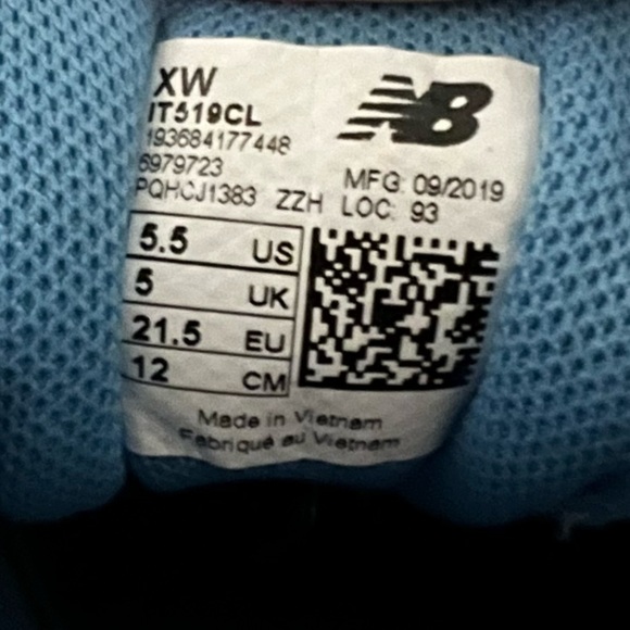 LAST CHANCE! New Balance Sneakers toddler size 5.5 blue and light pink - Picture 5 of 7